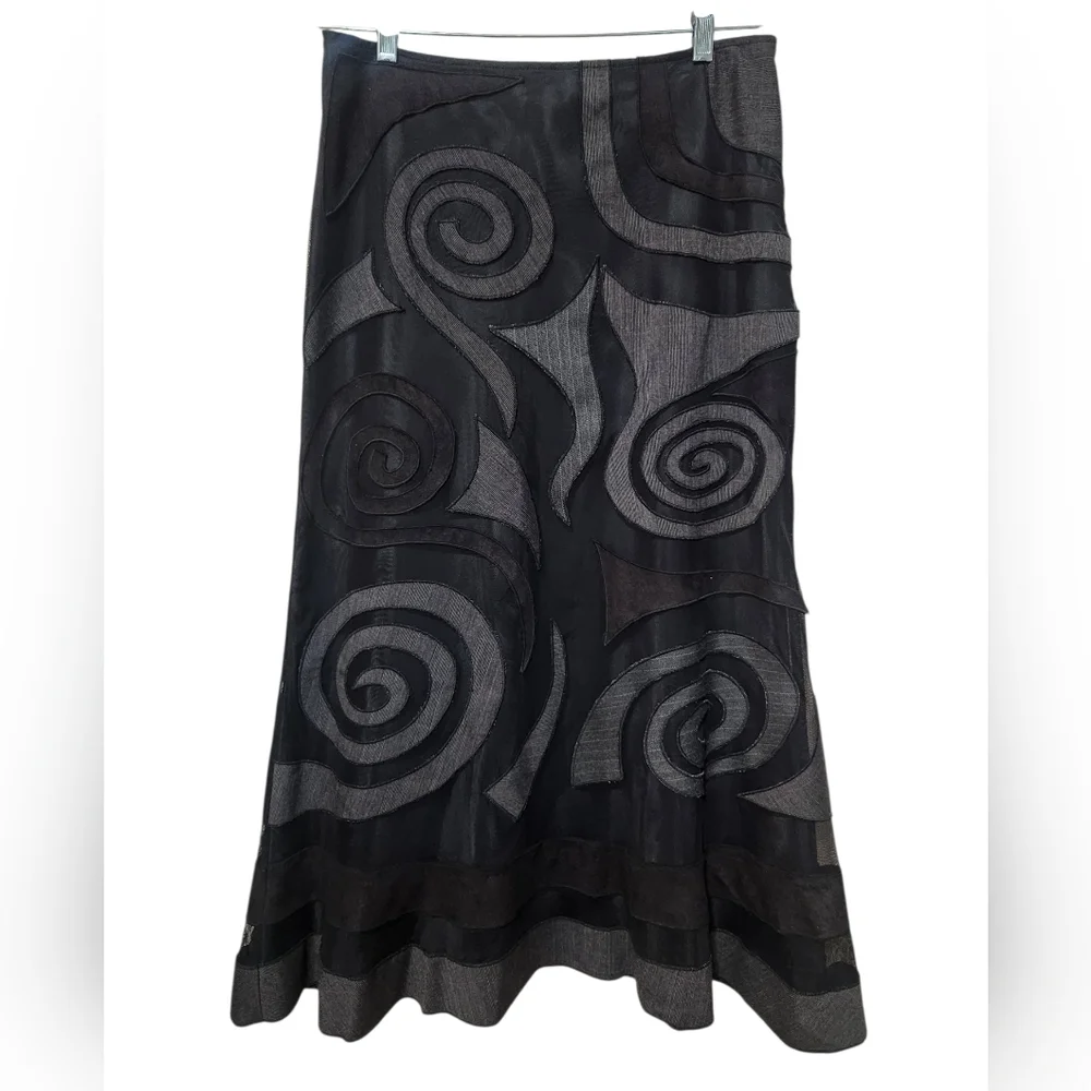 Tribal Black Artistic Abstract Swirl Skirt Size 8 EUC
